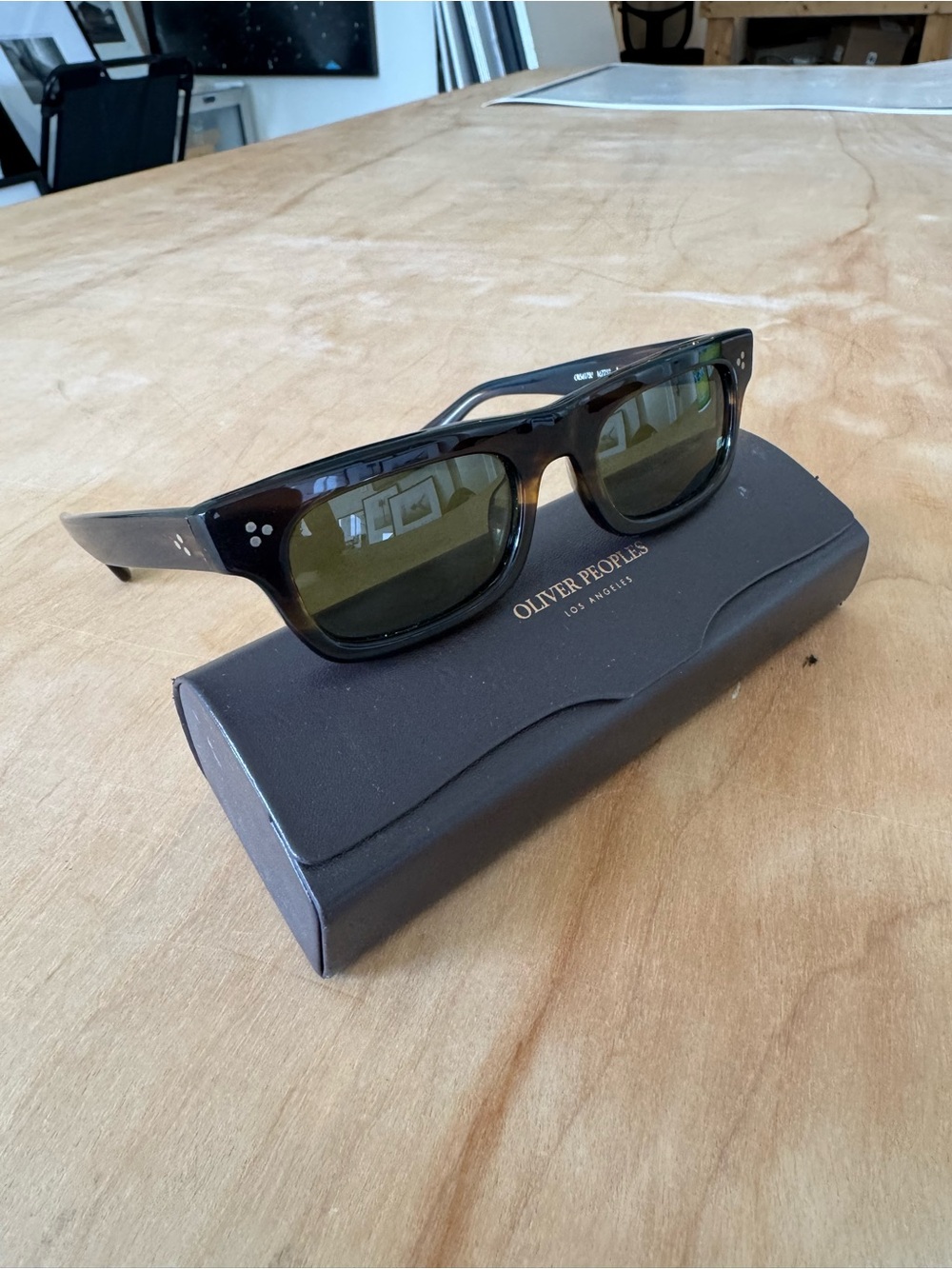 Oliver Peoples Jaye Sunglasses Temples in Black